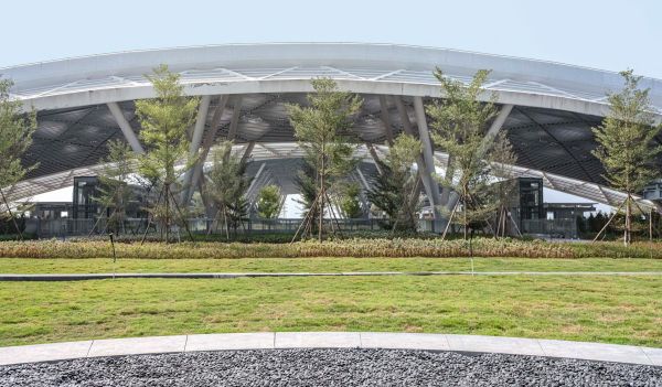 Book cover of Valode & Pistre, Complete Works: 1980 to Present. Published by Images Publishing.