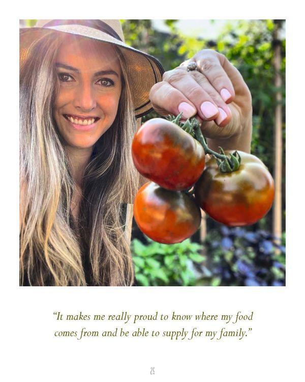 Cover of swiss chard, courgettes, apples, tomatoes, garlic, green beans, calendula, avocados, Urban Homesteads in white font