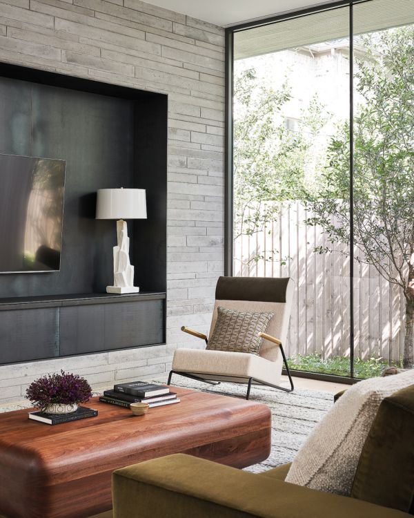 Book cover of New Texas Modern, with a modern residential home with flat roof, landscaped grounds, under purple sky. Published by Images Publishing.