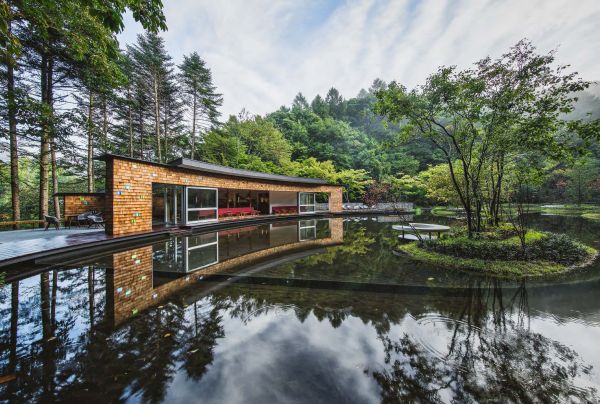 Book cover of Klein Dytham architecture:to Tokyo and Beyond. Published by Images Publishing.