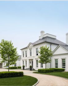 Book cover of Country Houses: The Architecture of Mark P. Finlay; featuring a residential home. Published by Images Publishing.